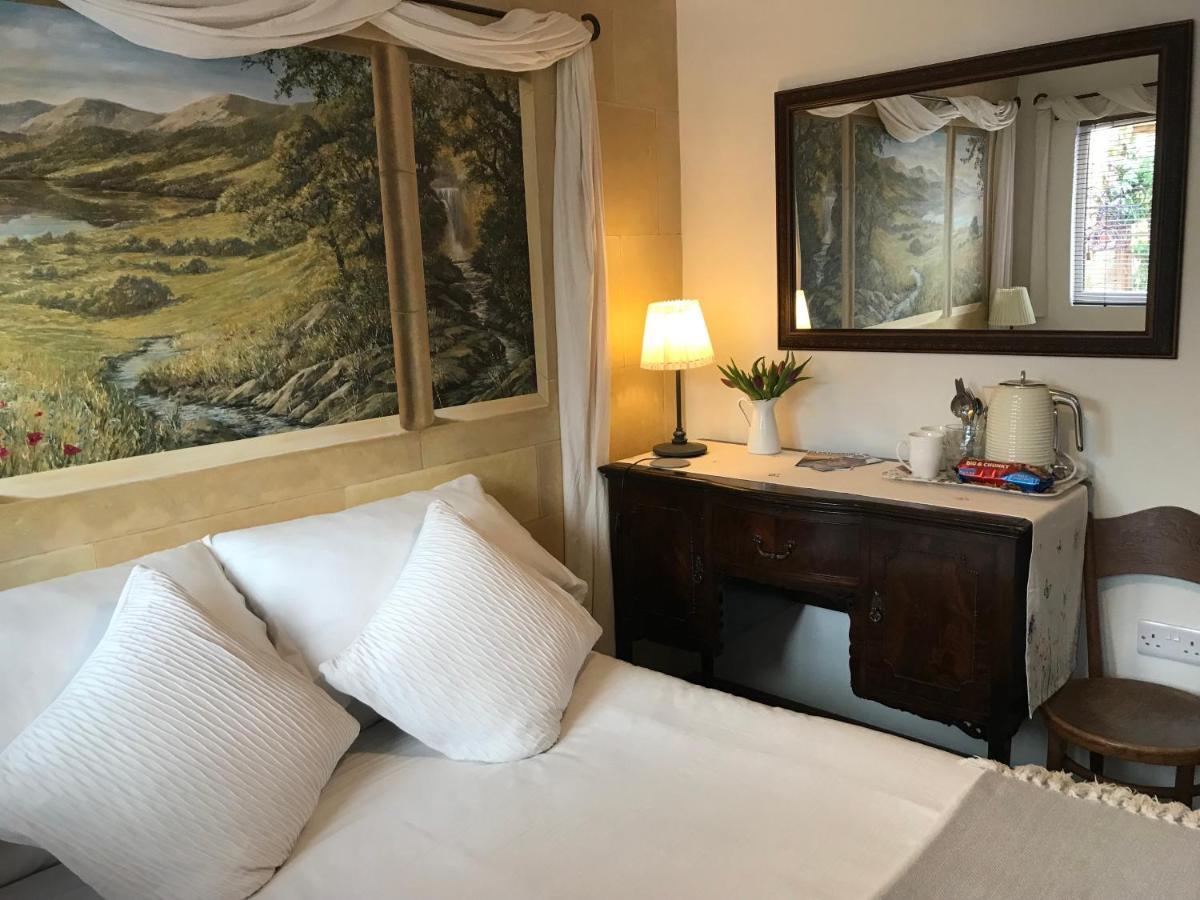 Cute Self-Contained Guest Room With Ensuite And Private Decked Porch In Глостънбъри Екстериор снимка